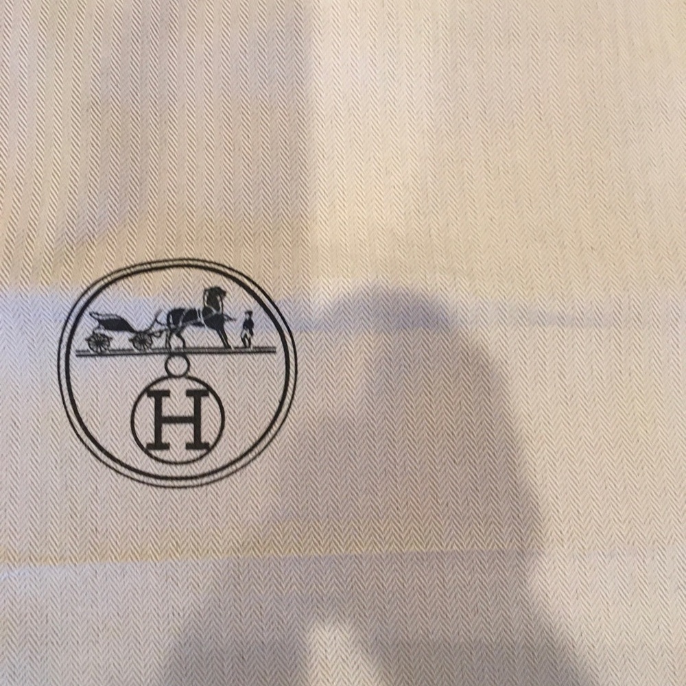 Hermes ivory pocketbook bag with black carriage logo
